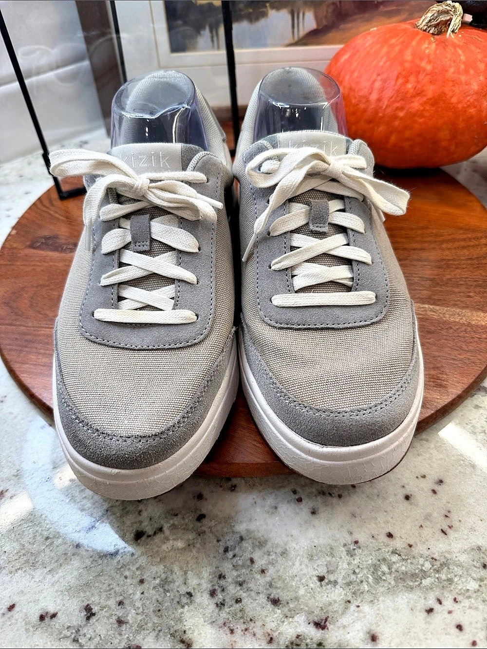 👟 Kizik Prague Hands-Free Sneakers – Gray/White